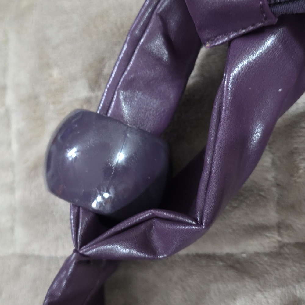 Chloe?? Large Hobo Bag Purse Purple Faux Leather Big Bead Zips Key Chain *READ* - Picture 4 of 13